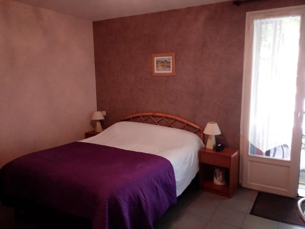 Hotel Logis Relais de Frejeroques à Foissac   Foissac (Aveyron)