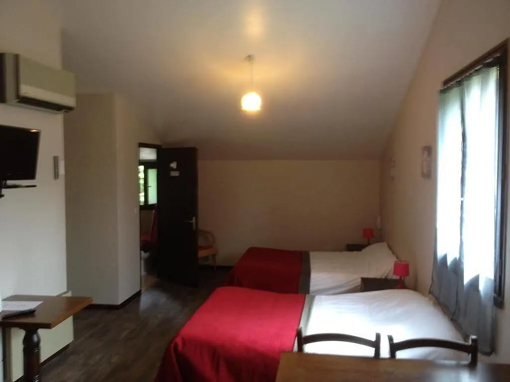 Hotel Logis Relais de Frejeroques à Foissac  Foissac (Aveyron)