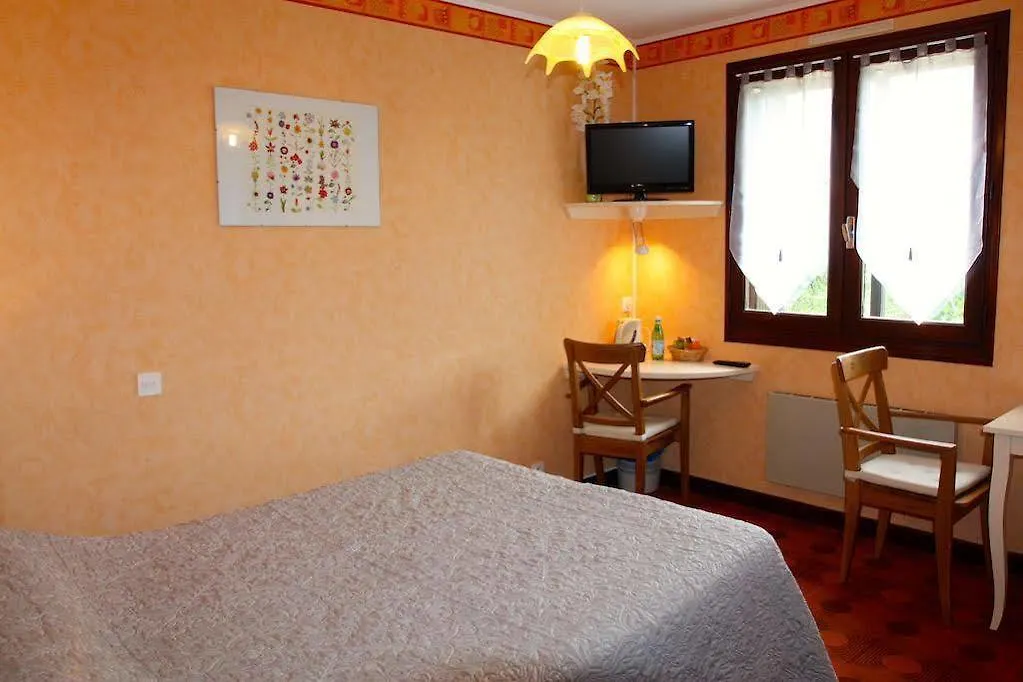 Hotel Logis Relais de Frejeroques à Foissac  2*, Foissac (Aveyron)